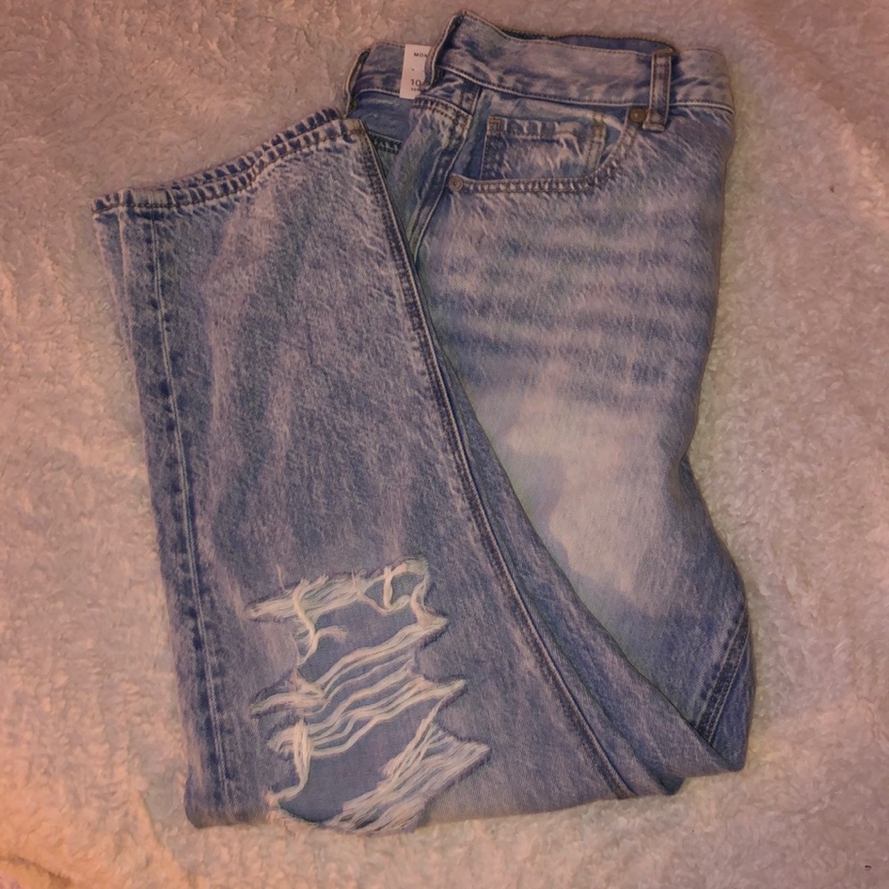 (Extra Short) American Eagle Mom Jeans